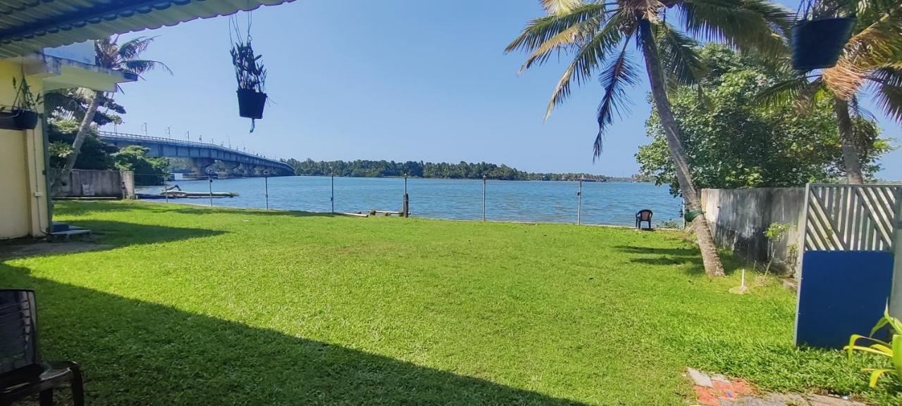 Wind &Waves Apartman Kollam Kültér fotó